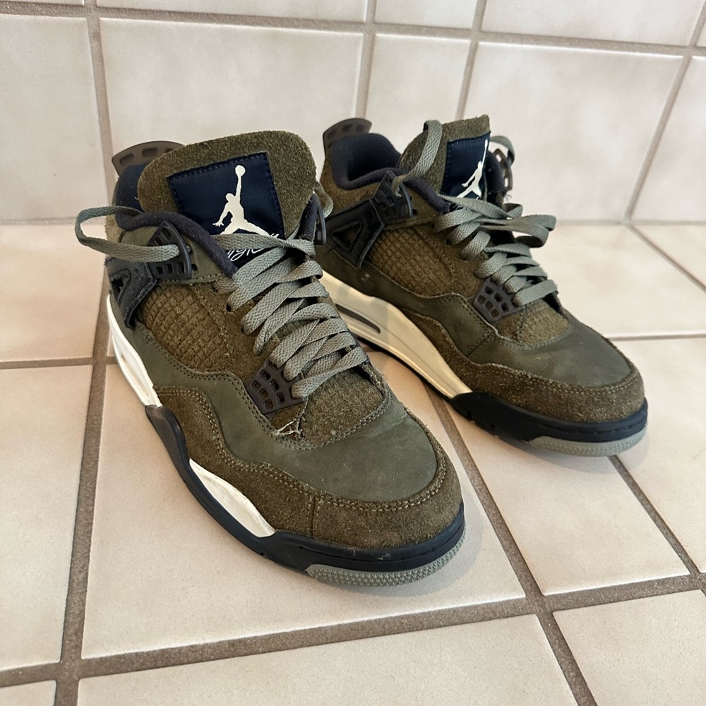 Air Jordan 4 Retro SE Craft Mens
Size 7